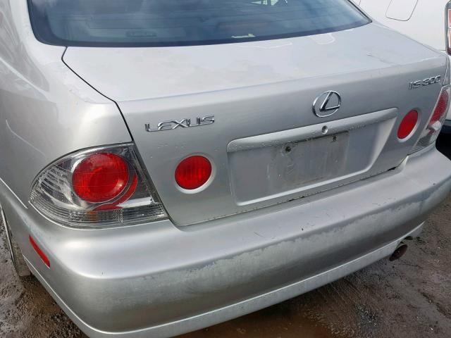 JTHBD182710018911 - 2001 LEXUS IS 300 SILVER photo 9