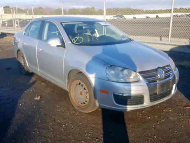 3VWRF71K05M632657 - 2005 VOLKSWAGEN NEW JETTA SILVER photo 1