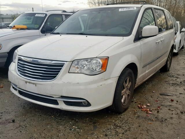 2A4RR5DGXBR735573 - 2011 CHRYSLER TOWN & COU WHITE photo 2