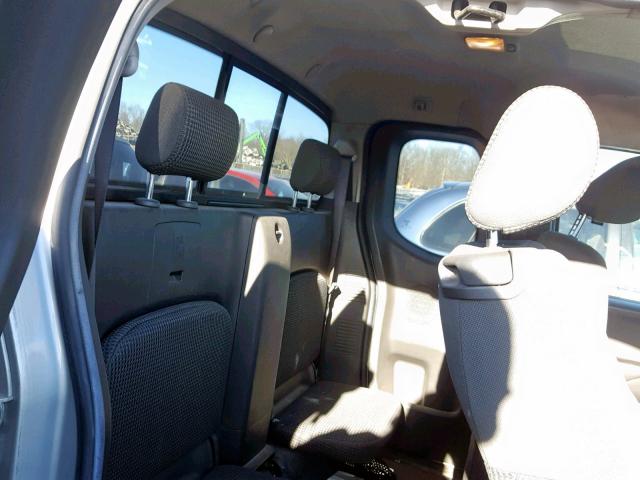 1N6AD06W25C420172 - 2005 NISSAN FRONTIER K GRAY photo 6