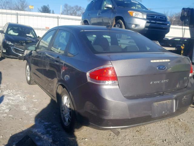 1FAHP3FN2AW247799 - 2010 FORD FOCUS SE GRAY photo 3