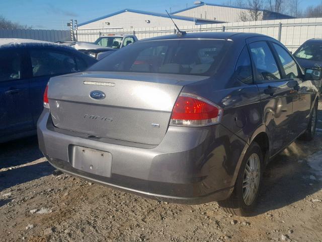 1FAHP3FN2AW247799 - 2010 FORD FOCUS SE GRAY photo 4