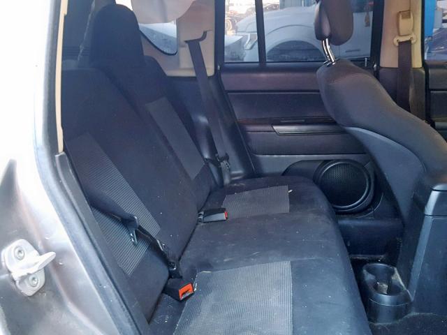 1J4NF1FB8BD279822 - 2011 JEEP COMPASS SP 灰色 照片 6