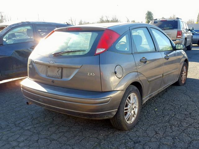 3FAFP37303R116770 - 2003 FORD FOCUS ZX5 GRAY photo 4