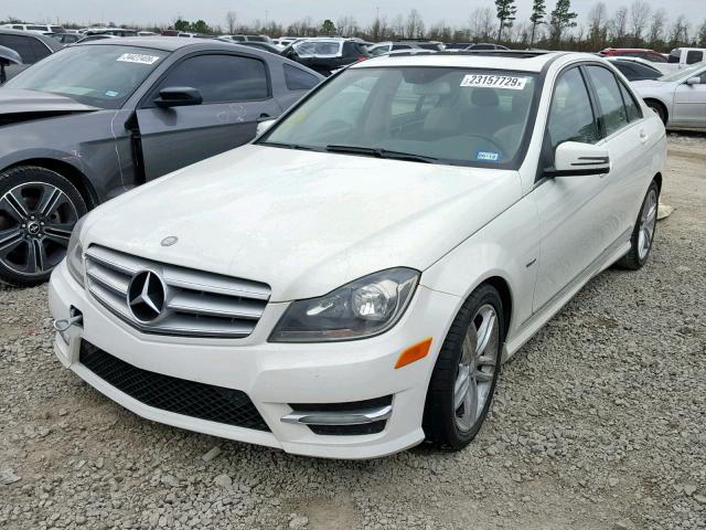 WDDGF4HB0CR232243 - 2012 MERCEDES-BENZ C 250 WHITE photo 2