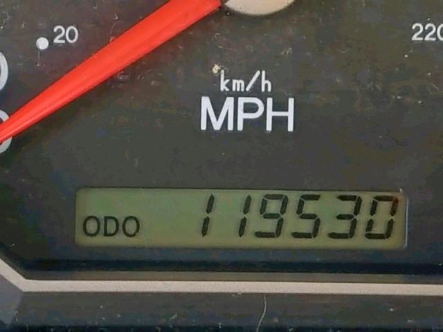 KNDUP131426256701 - 2002 KIA SEDONA EX RED photo 8