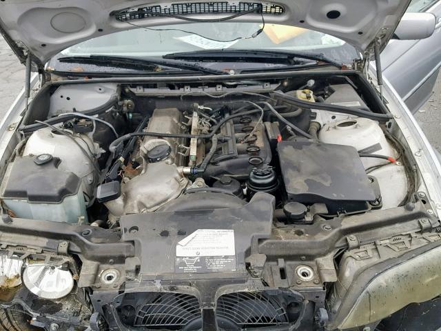 WBAAZ33433PH32273 - 2003 BMW 325 I 银色 照片 7