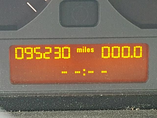 WBAAZ33433PH32273 - 2003 BMW 325 I 银色 照片 8