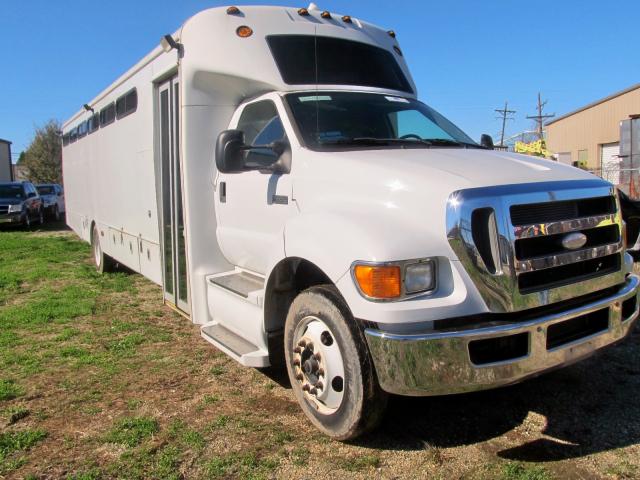 3FRNF65F89V127610 - 2009 FORD F650 SUPER WHITE photo 2