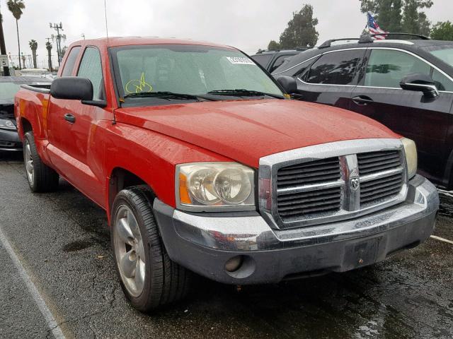 1D7HE42NX5S176530 - 2005 DODGE DAKOTA SLT RED photo 1