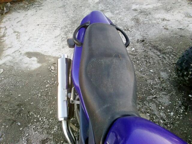 JKAZRDH122A004012 - 2002 KAWASAKI ZR750 G PURPLE photo 6