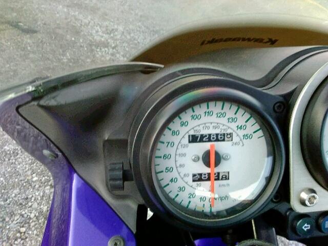 JKAZRDH122A004012 - 2002 KAWASAKI ZR750 G PURPLE photo 8