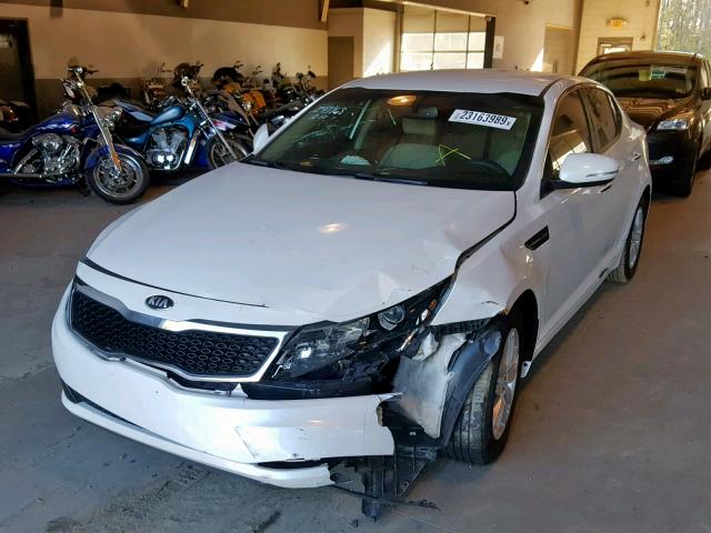 KNAGM4A7XD5393095 - 2013 KIA OPTIMA LX WHITE photo 2