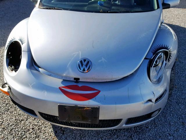 3VWRF21Y26M300910 - 2006 VOLKSWAGEN NEW BEETLE 银色 照片 9