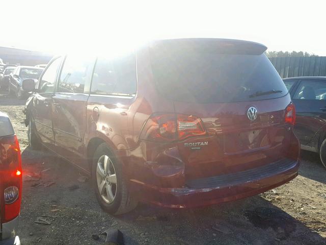 2V4RW3DG3BR634108 - 2011 VOLKSWAGEN ROUTAN SE RED photo 3