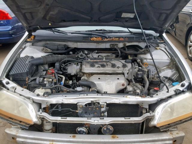 1HGCF86611A096353 - 2001 HONDA ACCORD VAL SILVER photo 7