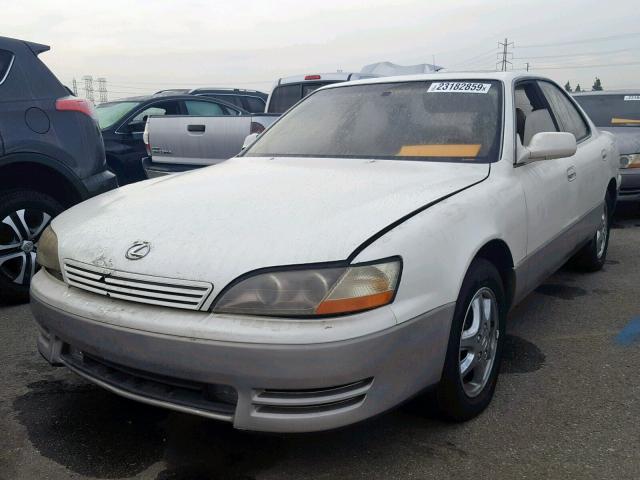 JT8GK13T6S0099980 - 1995 LEXUS ES 300 WHITE photo 2