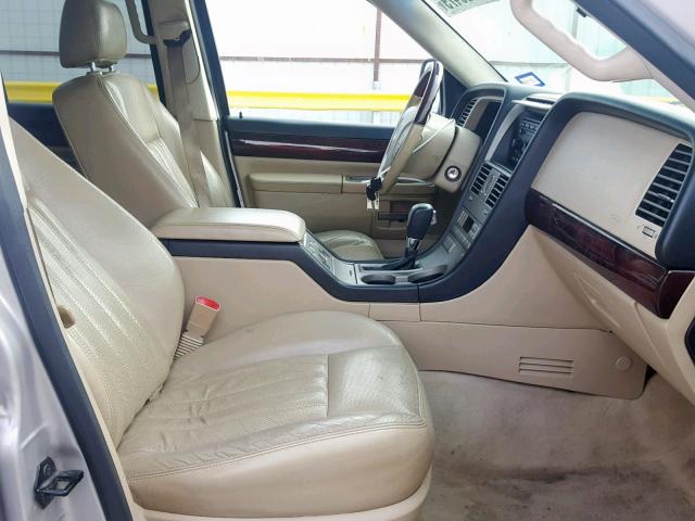 5LMEU68H75ZJ06920 - 2005 LINCOLN AVIATOR ვერცხლისფერი ფოტო 5