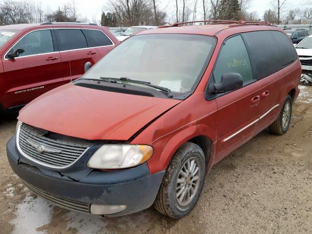 2C8GP64LX2R592189 - 2002 CHRYSLER TOWN & COU RED photo 2