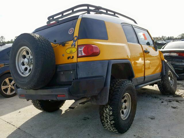 JTEBU11F070010734 - 2007 TOYOTA FJ CRUISER YELLOW photo 4