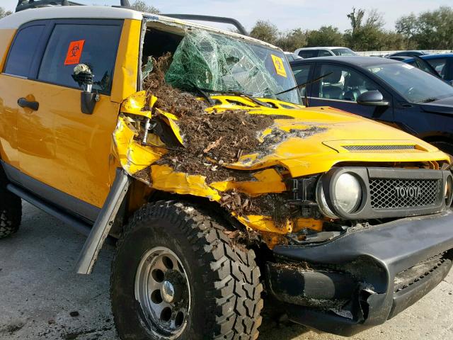 JTEBU11F070010734 - 2007 TOYOTA FJ CRUISER YELLOW photo 9