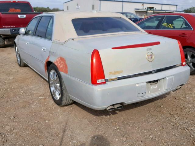 1G6KP5E90AU114070 - 2010 CADILLAC DTS PLATIN CREAM photo 3