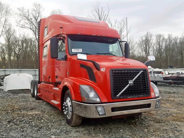 4V4NC9EJ38N265047 - 2008 VOLVO VN VNL RED photo 1