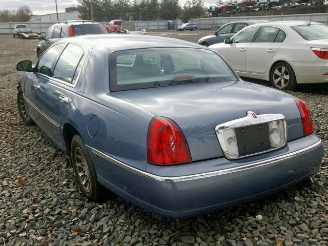 1LNHM82W5YY819005 - 2000 LINCOLN TOWN CAR S BLUE photo 3