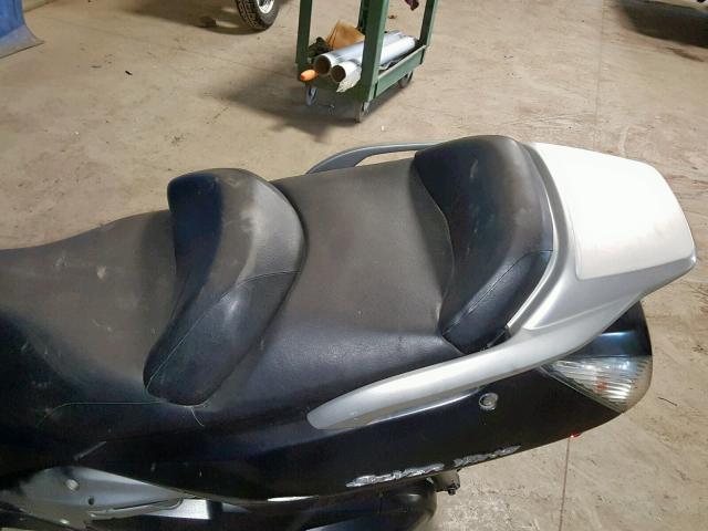 JH2PF01185K300165 - 2005 HONDA FSC600 D BLACK photo 6