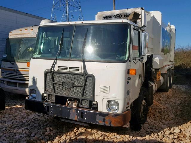 5VCACR8F9DH215542 - 2013 AUTOCAR LLC XPEDITOR WHITE photo 2