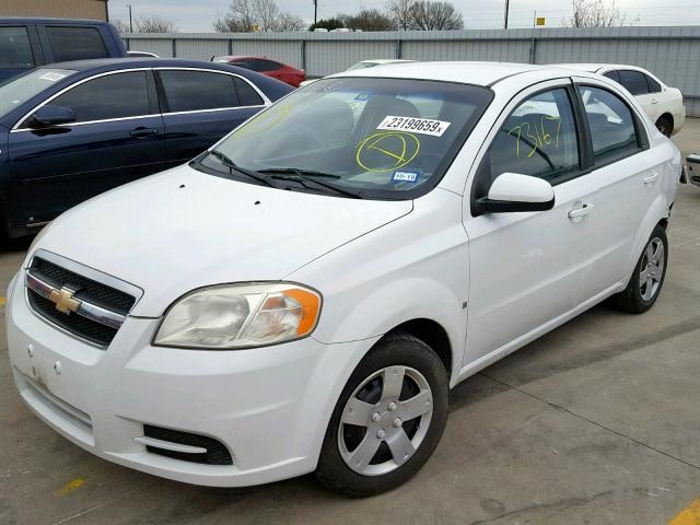 KL1TD56E19B387331 - 2009 CHEVROLET AVEO LS WHITE photo 2
