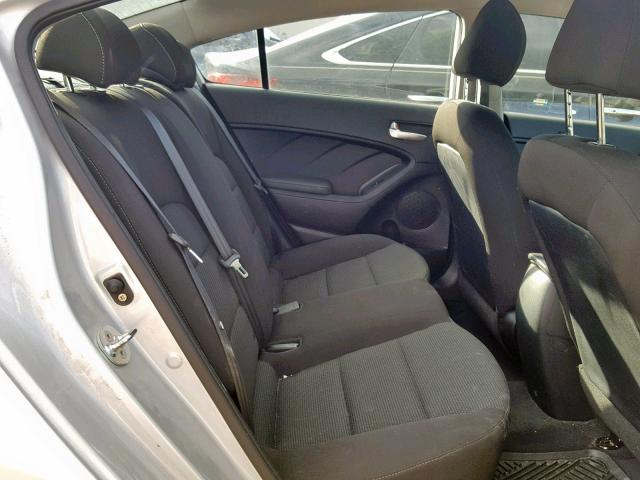 3KPFK4A73JE240160 - 2018 KIA FORTE LX SILVER photo 6