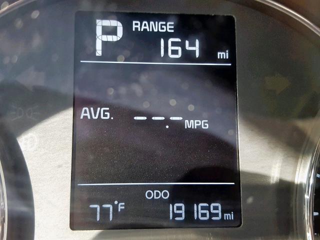 3KPFK4A73JE240160 - 2018 KIA FORTE LX SILVER photo 8