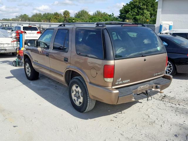 1GNDT13XX3K116572 - 2003 CHEVROLET BLAZER TAN photo 3