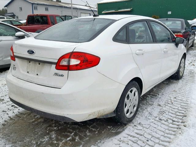 3FADP4BJ1BM200126 - 2011 FORD FIESTA SE WHITE photo 4