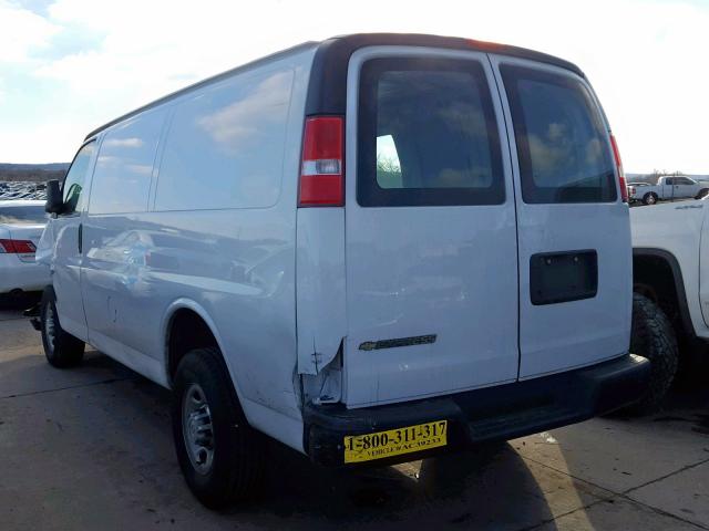 1GCWGAFFXH1289367 - 2017 CHEVROLET EXPRESS G2 WHITE photo 3