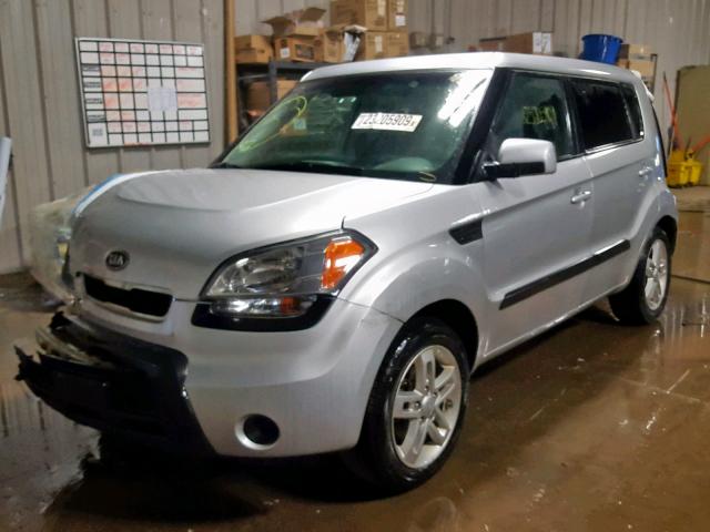 KNDJT2A23B7708129 - 2011 KIA SOUL + SILVER photo 2