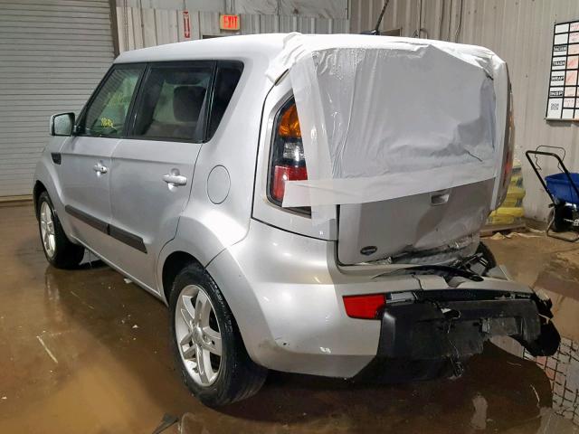 KNDJT2A23B7708129 - 2011 KIA SOUL + SILVER photo 3