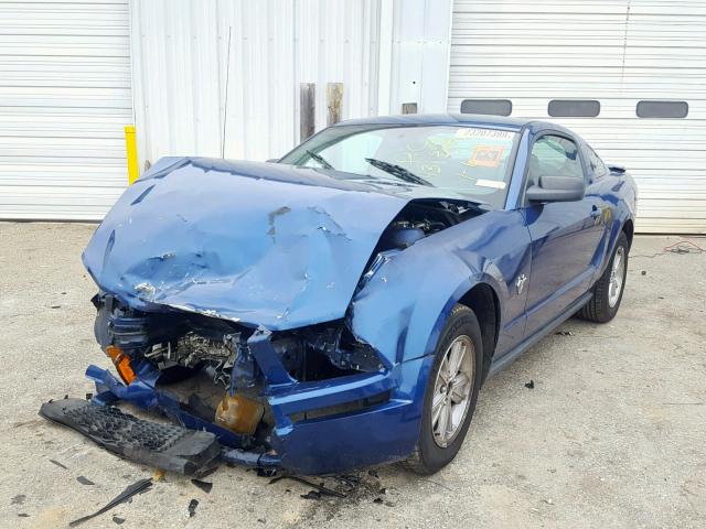 1ZVHT80N595135718 - 2009 FORD MUSTANG BLUE photo 2