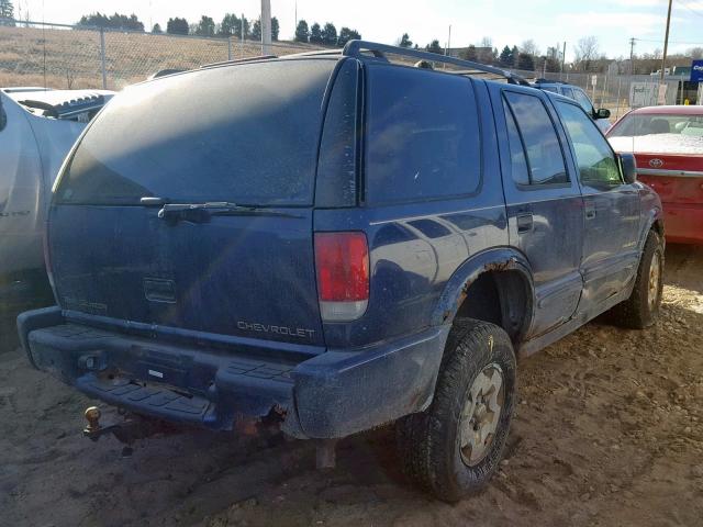 1GNDT13W5Y2316175 - 2000 CHEVROLET BLAZER BLUE photo 4