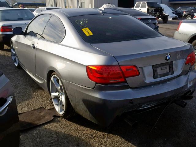 WBAKG7C51BE263086 - 2011 BMW 335 I Графитовый фото 3