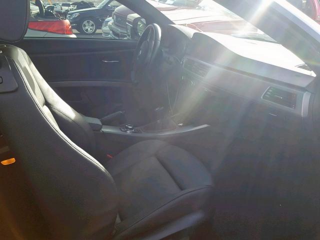 WBAKG7C51BE263086 - 2011 BMW 335 I Графитовый фото 5