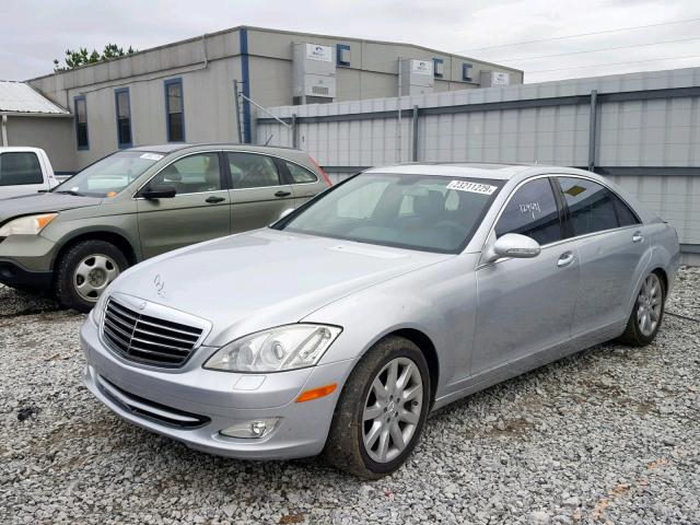 WDDNG71X77A037465 - 2007 MERCEDES-BENZ S 550 SILVER photo 2