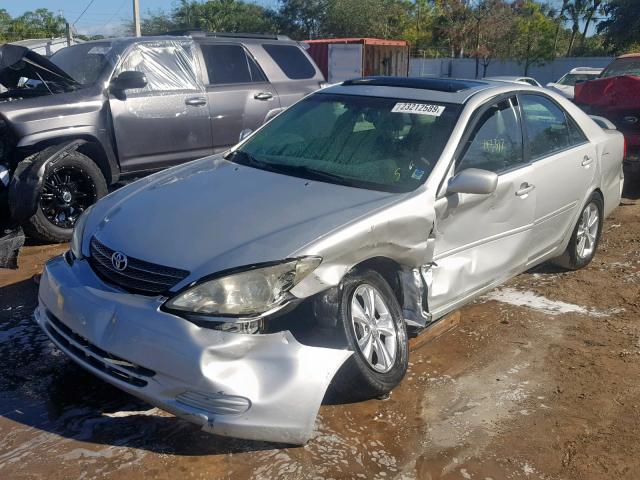 4T1BE32K42U550013 - 2002 TOYOTA CAMRY LE SILVER photo 2