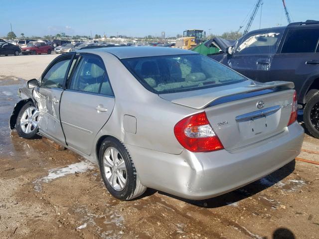 4T1BE32K42U550013 - 2002 TOYOTA CAMRY LE SILVER photo 3