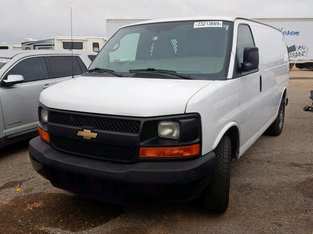 1GCSGAFXXE1194780 - 2014 CHEVROLET EXPRESS G1 WHITE photo 2