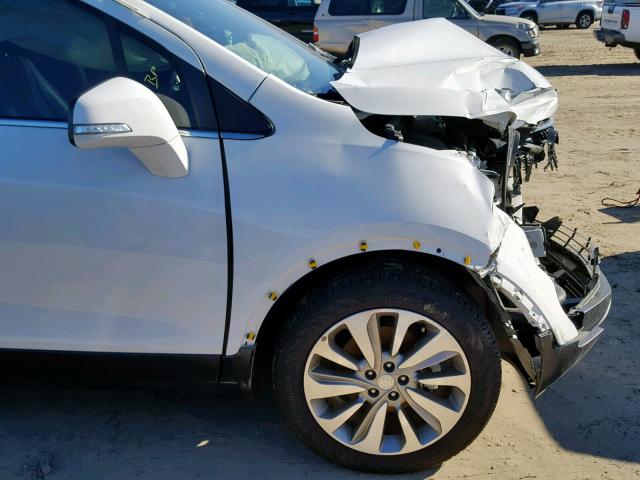 KL4CJASBXHB042197 - 2017 BUICK ENCORE PRE WHITE photo 9