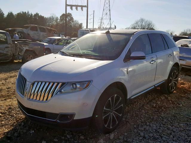 2LMDJ8JKXCBL18773 - 2012 LINCOLN MKX WHITE photo 2