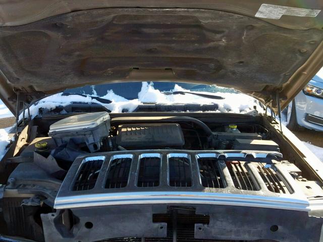 1J8HG58N66C141375 - 2006 JEEP COMMANDER BEIGE photo 7