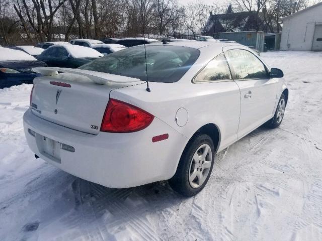 1G2AL18H497229074 - 2009 PONTIAC G5 WHITE photo 4